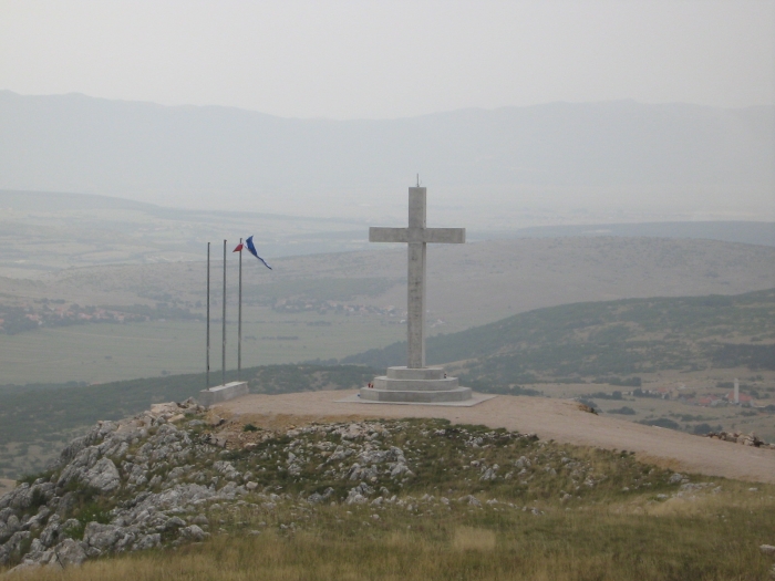 Naše znamenitosti - križ na Gornjoj strani_1